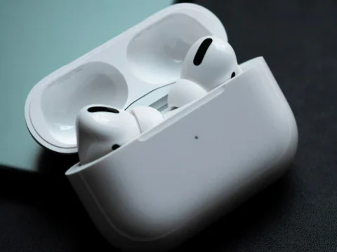 Apple intends to introduce the “Airpods LITE” to compete with cheaper wireless headphones.